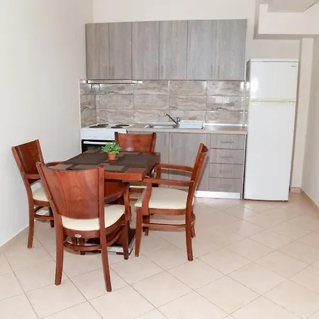 Apartment La Beachfront Luxury Living