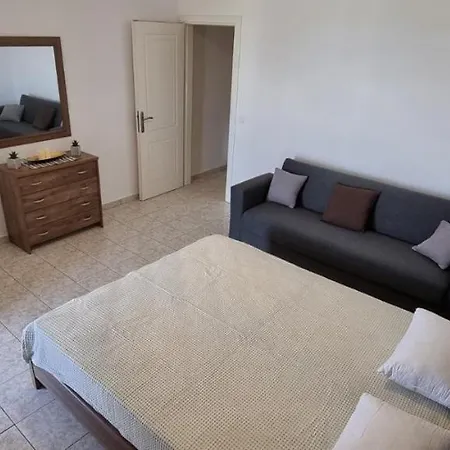 La Beachfront Luxury Living Apartment *