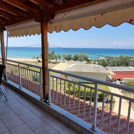 La Beachfront Luxury Living
