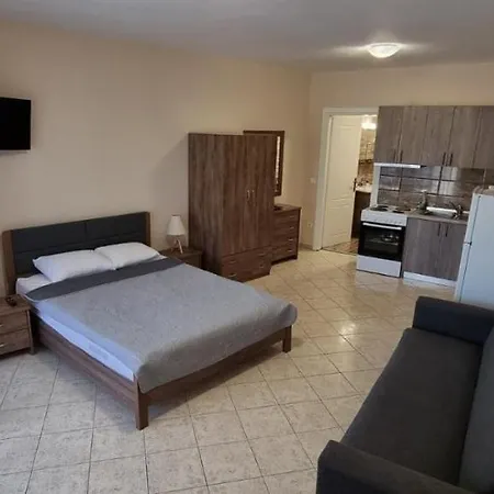 Apartment La Beachfront Luxury Living Flogita