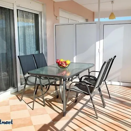 Apartment La Beachfront Luxury Living Flogita