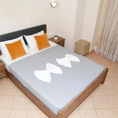 La Beachfront Luxury Living Apartament