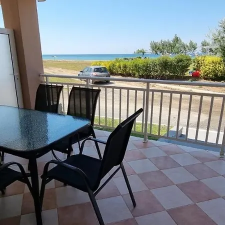 La Beachfront Luxury Living Apartament Flogita